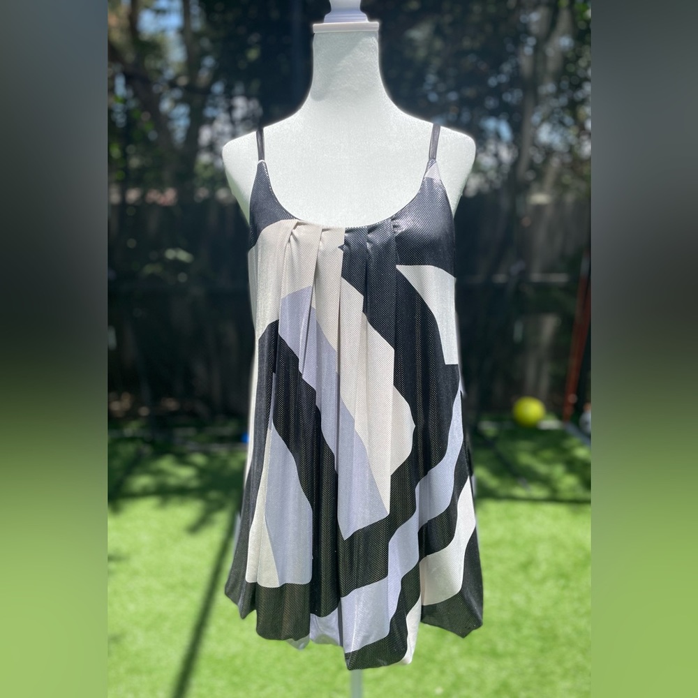 Black, Gray, Beige Sleeveless Bubble Hem Dress. Body Central. Size M.